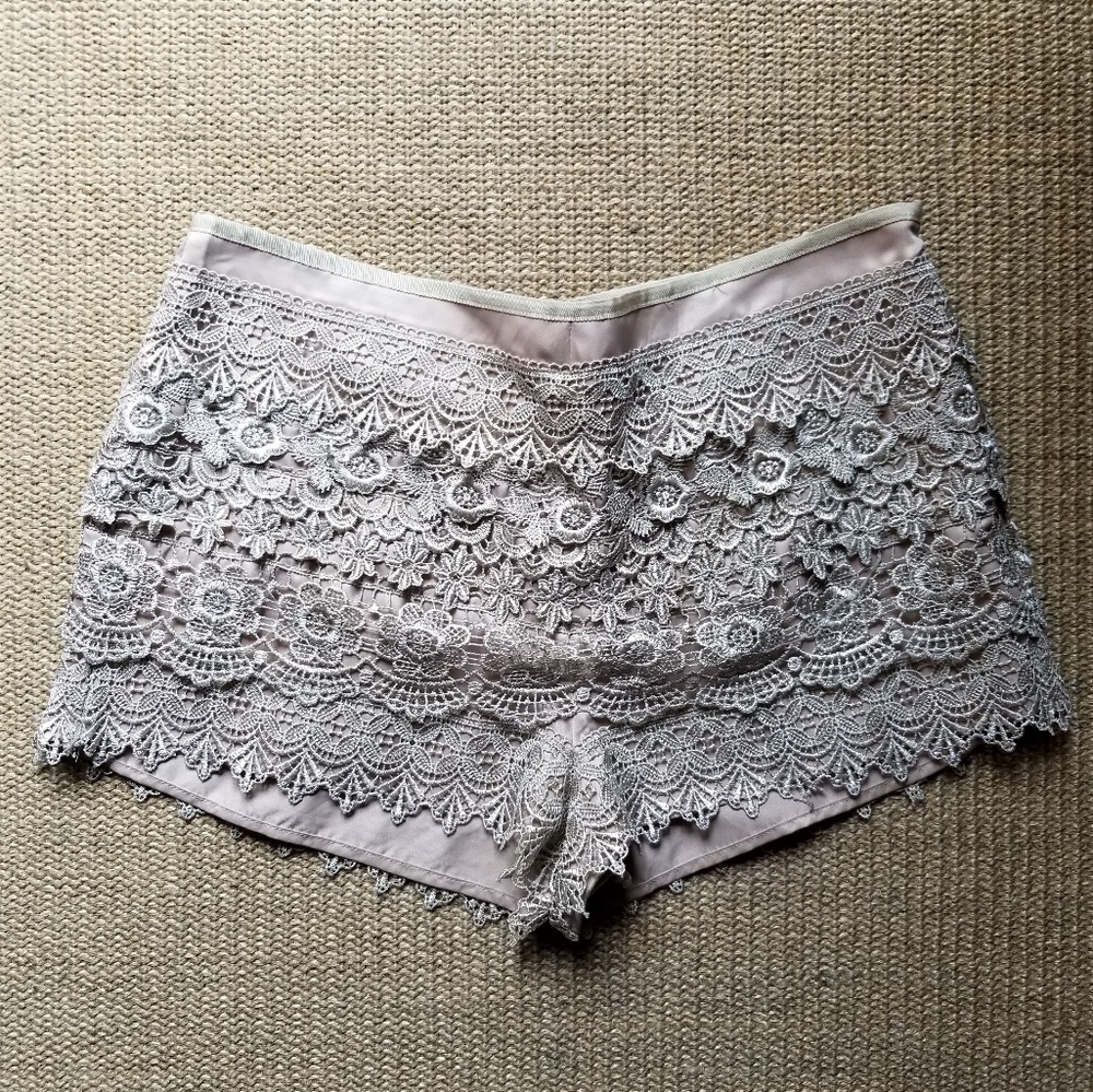 Cream Lace Shorts Sz Medium
